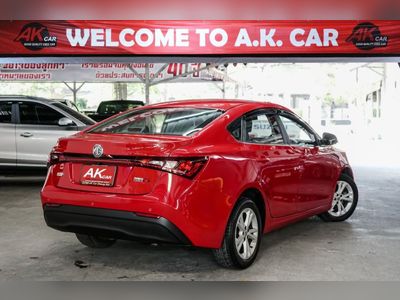 2017  MG5 1.5 X SUNROOF A/T - used.thaimotorshow.com