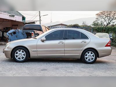 2004 Mercedes-Benz C-Class - used.thaimotorshow.com