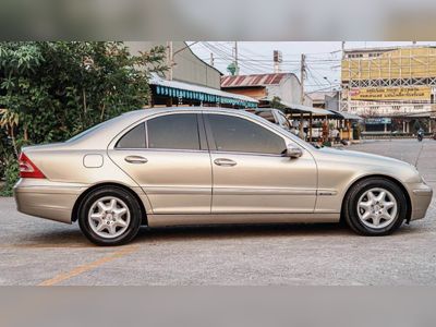 2004 Mercedes-Benz C-Class - used.thaimotorshow.com