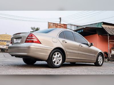 2004 Mercedes-Benz C-Class - used.thaimotorshow.com