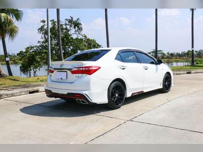 2015 Toyota Corolla Altis - used.thaimotorshow.com